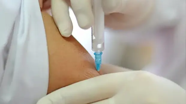 В Польше планируют привить от COVID-19 всех желающих до конца августа