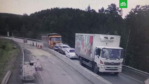 Автокатастрофа с двумя погибшими на трассе «Урал»: видео