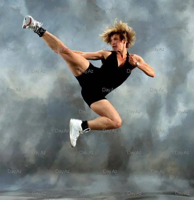 ВК-дағы нәзік минет Жыныс аймағындағы шәуеттің бейнеклиптері