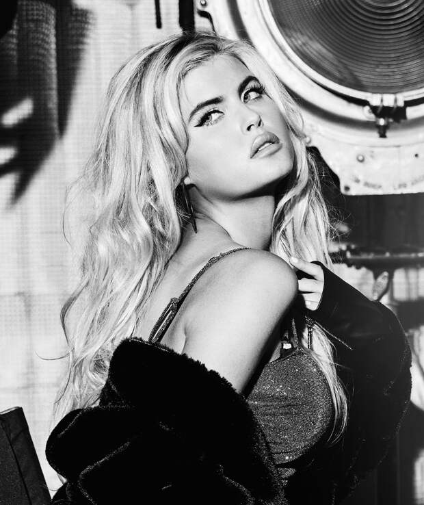 Рекламная кампания Guess
