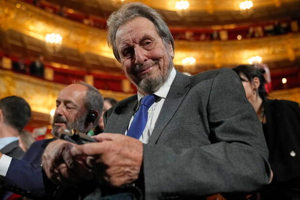 Отец Илона Маска допустил переезд в Москву