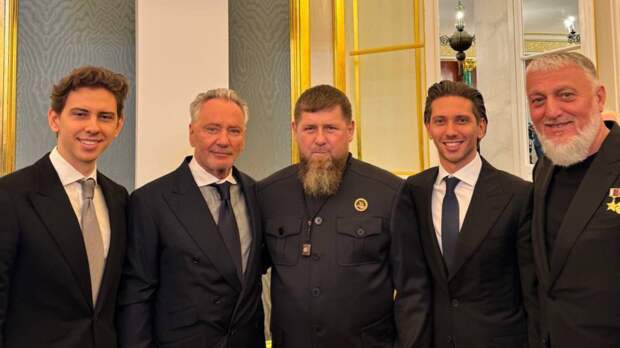 Продюсер Владимир Киселёв заявил о поддержке бойцов в зоне СВО в ходе встречи с Кадыровым на инаугурации в Кремле