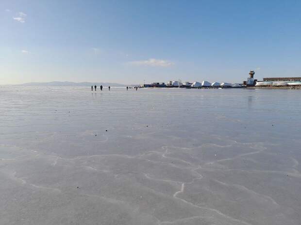 Пятерых владивостокских водителей оштрафовали за выезд на лед