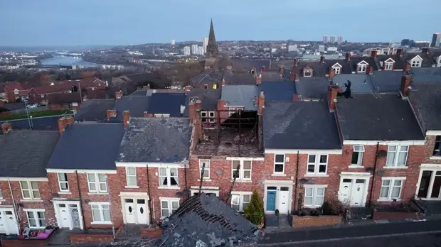 В Британии около 16 тысяч человек остались без электричества из-за шторма