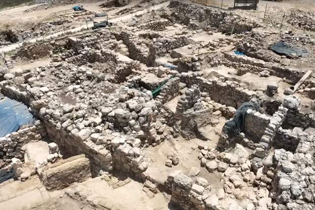 В НовГУ смогли на 200% увеличить число находок при изучении Троицкого раскопа