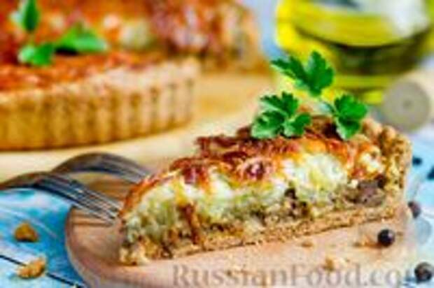 Фото к рецепту: Пирог с печенью, картофелем и сыром