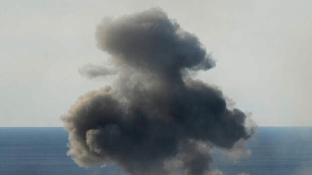 Tasnim: снаряд попал по территории АЭС "Бушер"