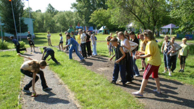 В Алтайском крае с 1 апреля начнут продавать путевки в детские лагеря с 50%-й "скидкой"