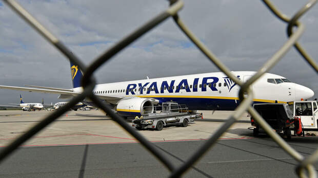 СМИ: Минск не разрешил пилотам связаться с Ryanair перед посадкой 