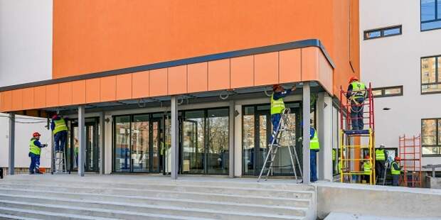 Собянин: Школа № 1576 откроется после реконструкции 1 сентября