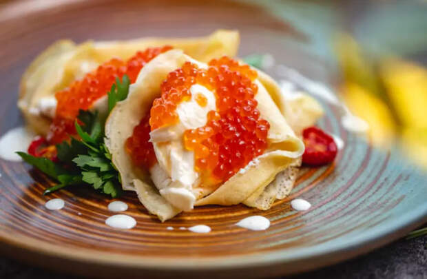 Масленица без последствий: сколько икры можно съесть с блинами