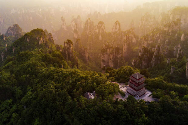 Национальный лесной парк Чжанцзяцзе в городском округе Чжанцзяцзе, провинция Хунань, Китай