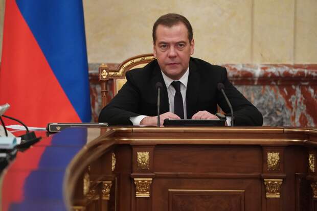 Медведев резко ответил на угрозу Каллас запретить въезд в ЕС для бойцов СВО