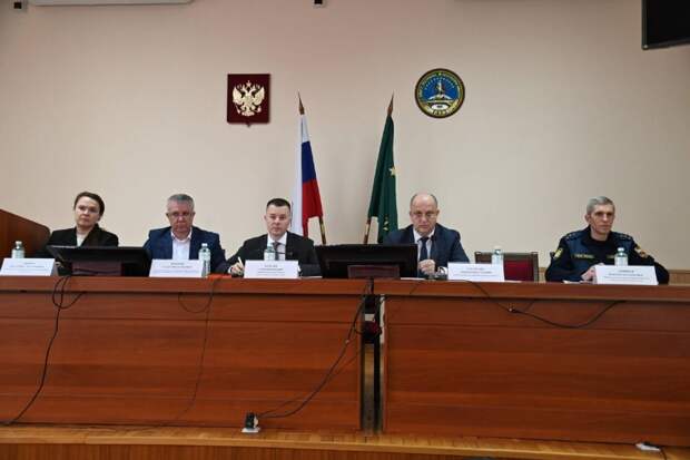 В Гиагинском районе обсудили меры поддержки участников СВО