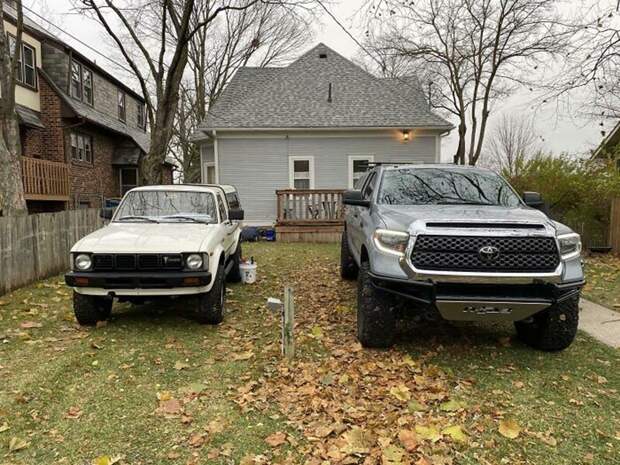 Toyota 1980 года выпуска и Toyota 40 лет спустя. Оба пикапа 1/2 тонны