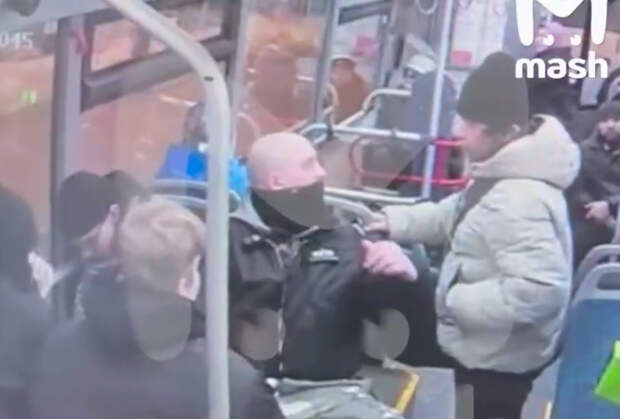 Начало смертельного конфликта в автобусе Подмосковья появилось на видео