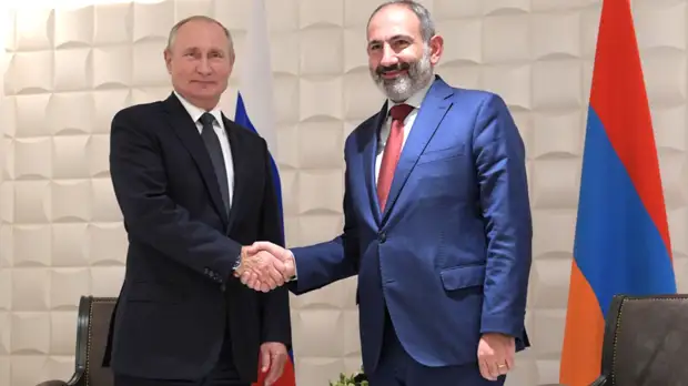 Путин поздравил Пашиняна с назначением на должность премьера Армении