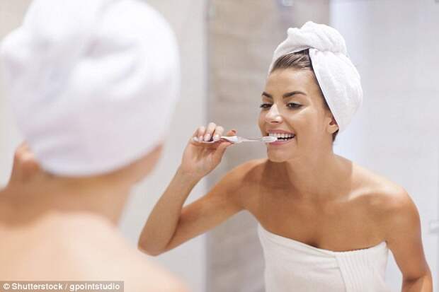 Девять естественных способов отбелить зубы
