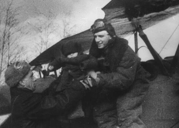 Сгореть, но спасти. В память о лётчике Мамкине