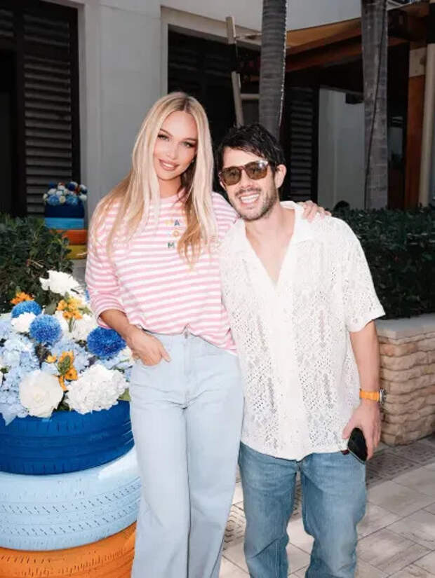 Виктория Лопырёва с другом