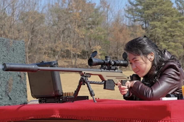 Появились кадры, как дочь Ким Чен Ына стреляет из снайперской винтовки