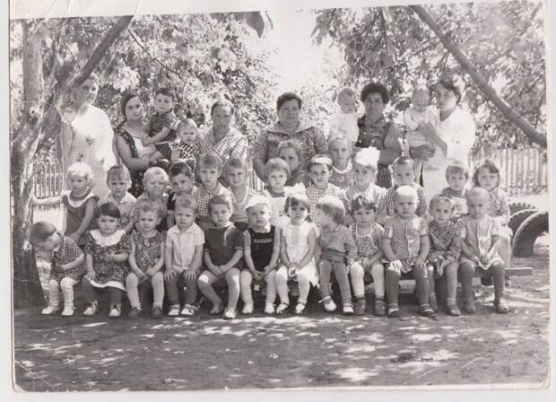 Ясельная группа детского сада. Харьковская область. 1985 год. Прислала «Е…»..jpg Ясельная группа детского сада. Харьковская область. 1985 год. Прислала «Е…»..jpg
