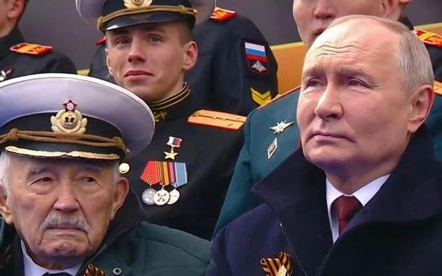 Рядом с Владимиром Путиным на Параде Победы заметили рязанского бойца «Струну»