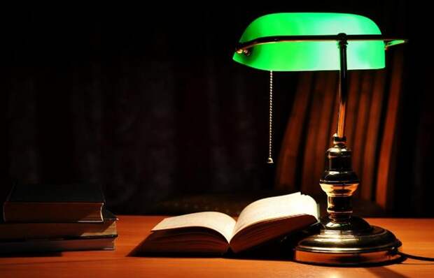 Ночь, лампа, книга... или ПК.