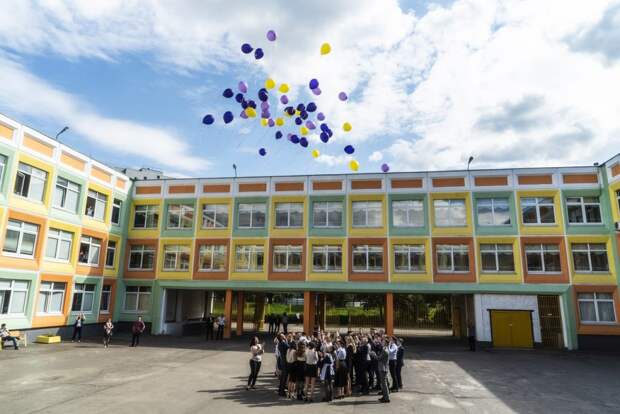 Во дворе ГБОУ «Школа в Капотне»/ Фото: vk.com/kapotnya_school