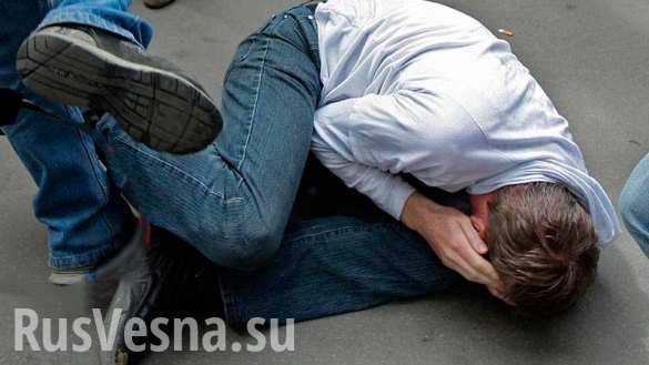 Эстонец избил украинцы из-за спора о России | Русская весна