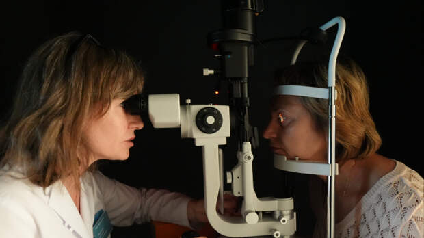 Само пройдет? Правда ли, что близорукость со временем переходит в дальнозоркость