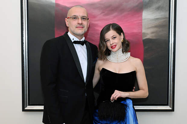 Актриса Екатерина Шпица поздравила мужа с днем рождения откровенным фото