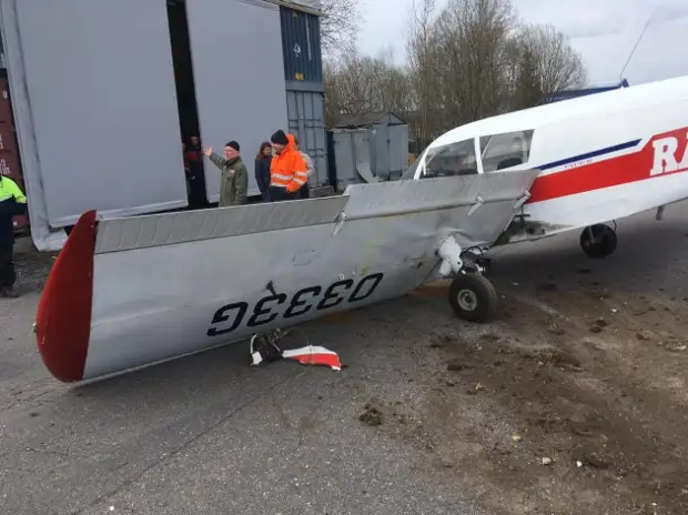 СК на транспорте показывает самолёт, который под Петербургом сдуло ветром