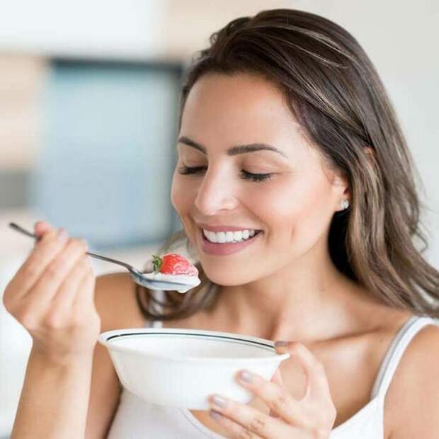 Утренний йогурт может спасти не только от голода, но и от неприятного запаха. /Фото: lh3.googleusercontent.com