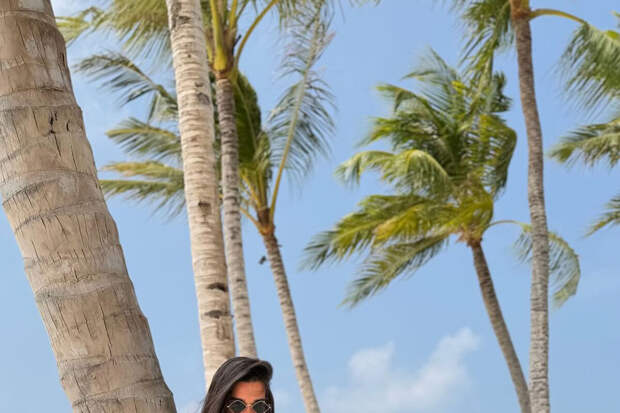 Телеведущая Ксения Бородина показала фото в купальнике