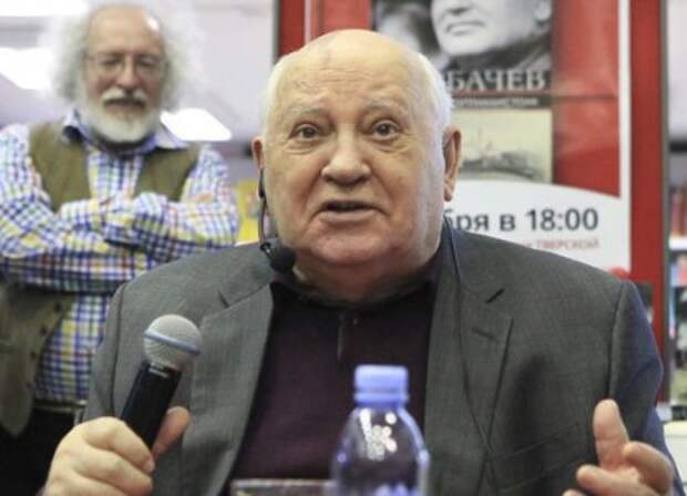 Горбачев боялся получить пулю в лоб за то, что уже натворил