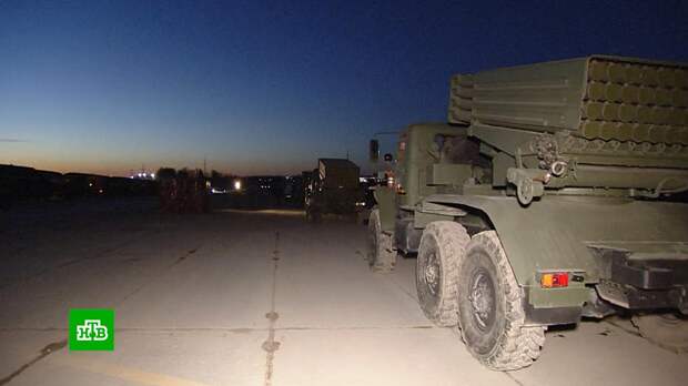 Колонны боевой техники с полигона Алабино прибывают в Москву