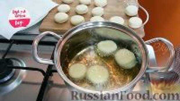 Фото приготовления рецепта: Пышные баурсаки по-казахски - шаг №10