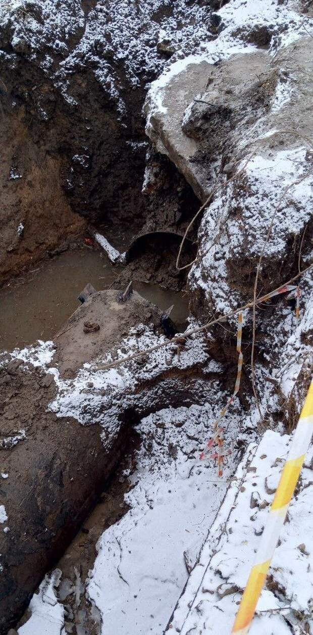 Место вчерашнего фонтана на Зелёном,фото сделано сегодня