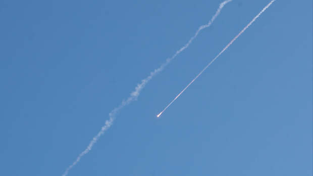 Иран запустил две ракеты по базе США и Британии в Индийском океане