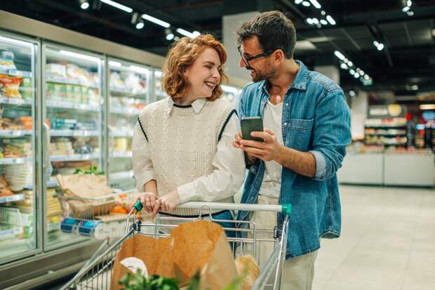 Психолог назвала способы спасти отношения с помощью еды