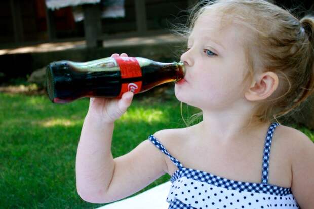 Вредна ли детям Кока кола? Ответ доктора Комаровского вас удивит!