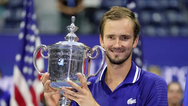 Медведев ответил, что для него значит победа на турнире Большого шлема в годовщину свадьбы