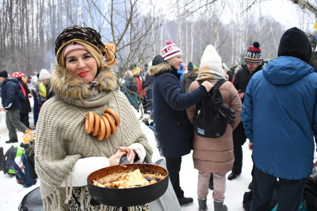 Беспредел и произвол: Белорусы "терроризируют" голодных латышей вкусными запахами