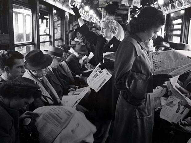 Как жили люди до того, как изобрели смартфоны газеты, залипалово, история, люди, смартфоны, человечество