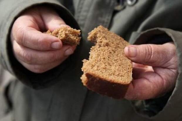 Большинство украинцев вынуждены экономить, а 10% — голодать из-за недостатка средств