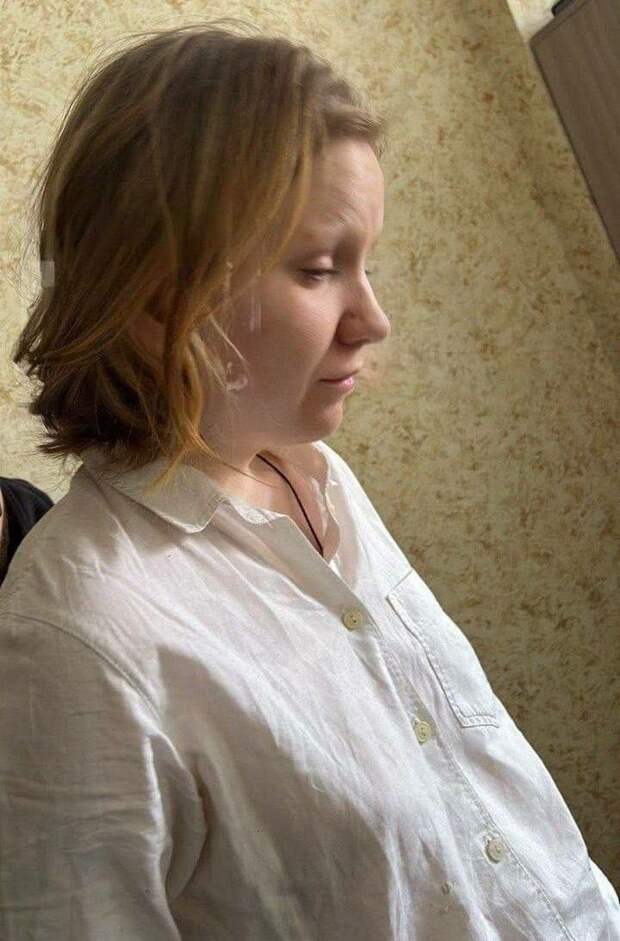 Захватывают храмы и выгоняют священников, взрывают православных русских консерваторов, саботируют распоряжения правителя...