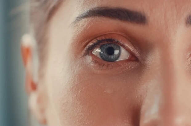 Офтальмолог Шилова рассказала, как яркий экран в темноте влияет на зрение