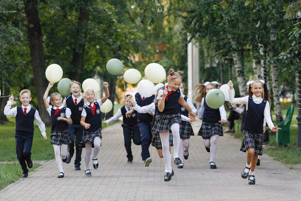 Общественник Рыбальченко: летние каникулы в 2026 году продлятся 97 дней