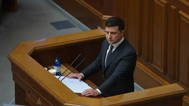 «Самые животрепещущие проблемы не решаются»: смог ли Зеленский выполнить свои предвыборные обещания